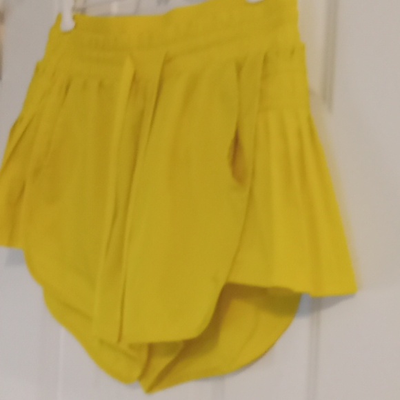Yellow Women's Elastic Waist Pleated Hem Shorts - Picture 3 of 5